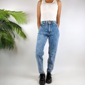 Vintage 80s 90s Indie Grunge High Waisted Acid Wash Denim Mom Jeans / Size: 5